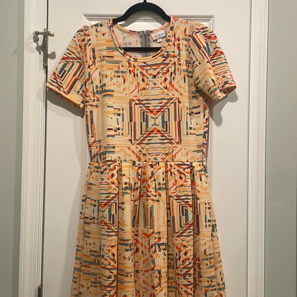 Amelia lularoe. Size med. only worn a couple of times. Great condition. - Picture 1 of 3
